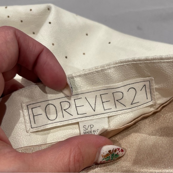 Forever 21 Mini Skirt, Laser Cut Pattern, Like new condition, Size: S - Picture 10 of 10